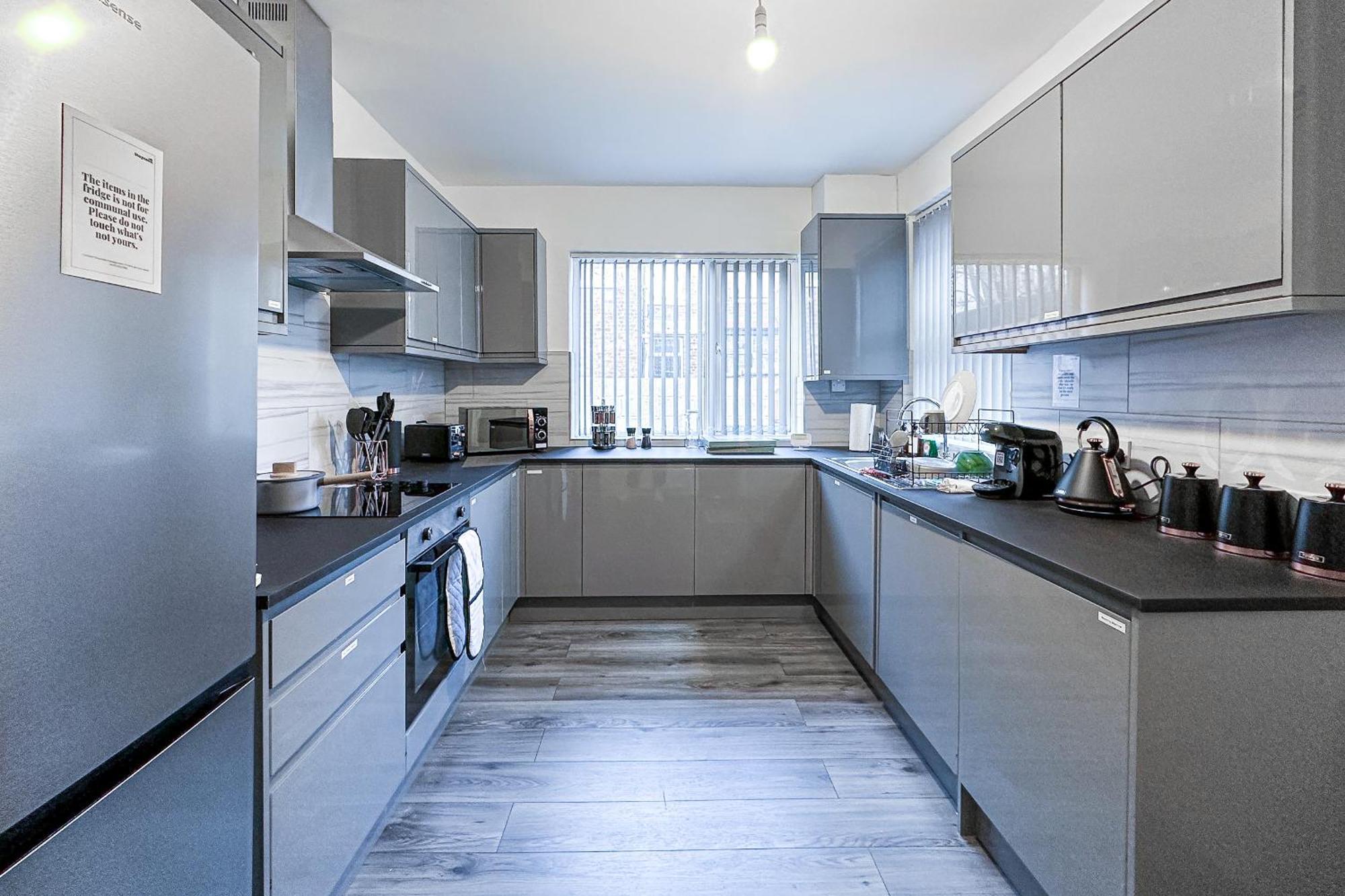 Ashfield Co-Living - Private Room Self-Cater Манчестер Экстерьер фото