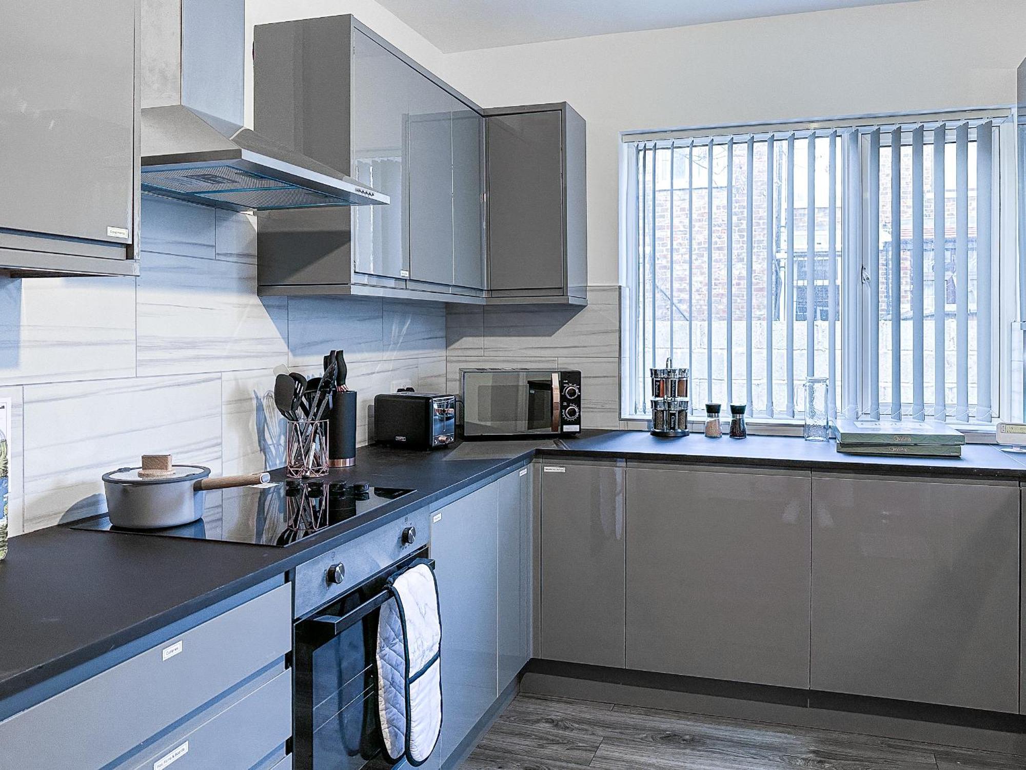 Ashfield Co-Living - Private Room Self-Cater Манчестер Экстерьер фото